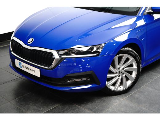 Skoda Octavia Combi 1.4 eHybrid PHEV 204PK Ambition iV | CAMERA | STOEL+STUURVERW. | 18 INCH | CLIMATE CONTROL ... ActivLease financial lease