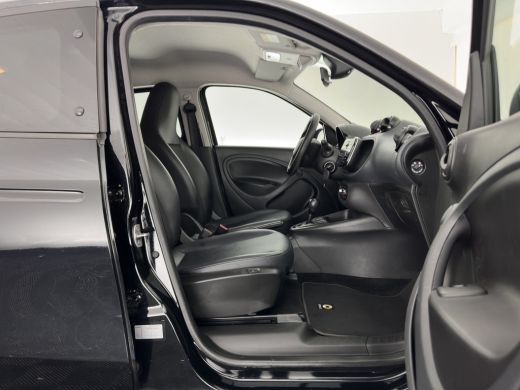 Smart Forfour EQ Essential 18 kWh [ 3-Fase-22kW ] {SOH-93%} (INCL-BTW) *LEATHER | HEATED-COMFORTSEATS | PRIVACY... ActivLease financial lease
