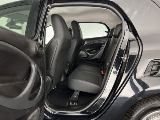 Smart Forfour EQ Essential 18 kWh [ 3-Fase-22kW ] {SOH-93%} (INCL-BTW) *LEATHER | HEATED-COMFORTSEATS | PRIVACY... ActivLease financial lease