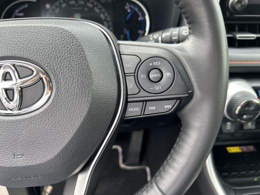 Toyota RAV4 2.5 Hybrid AWD ADVENTURE (Innovation Pack) ActivLease financial lease