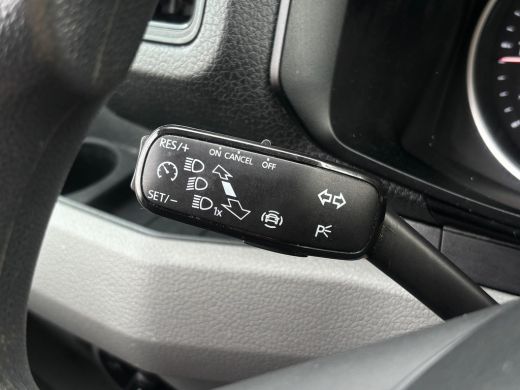 Volkswagen Crafter 30 2.0 TDI L3H3 Highline | Apple Carplay | Leer | 3 Zitplaatsen | Parkeersensoren ActivLease financial lease