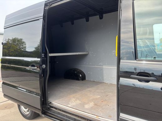 Volkswagen Crafter 30 2.0 TDI L3H3 Highline | Apple Carplay | Leer | 3 Zitplaatsen | Parkeersensoren ActivLease financial lease