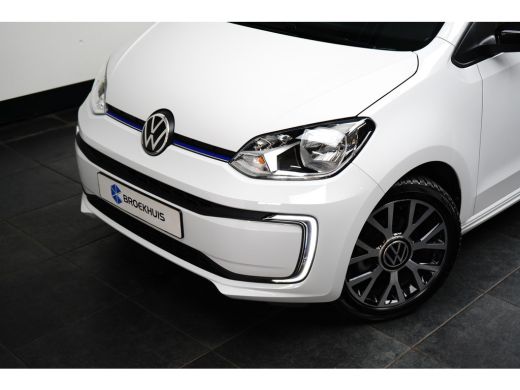 Volkswagen e-up! Style 83PK | STOEL + STUURVERW. | CAMERA | BLUETOOTH | NAVI VIA APP | AIRCO | LED | DAB+ ActivLease financial lease