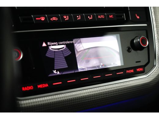 Volkswagen e-up! Style 83PK | STOEL + STUURVERW. | CAMERA | BLUETOOTH | NAVI VIA APP | AIRCO | LED | DAB+ ActivLease financial lease