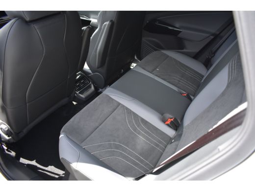 Volkswagen ID.4 Pro Limited Edition 77 kWh 286PK | TREKHAAK | 19 INCH | CAMERA | STOEL + STUURVERW. | LED | ADAPT... ActivLease financial lease