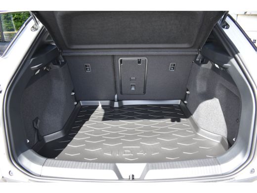 Volkswagen ID.4 Pro Limited Edition 77 kWh 286PK | TREKHAAK | 19 INCH | CAMERA | STOEL + STUURVERW. | LED | ADAPT... ActivLease financial lease
