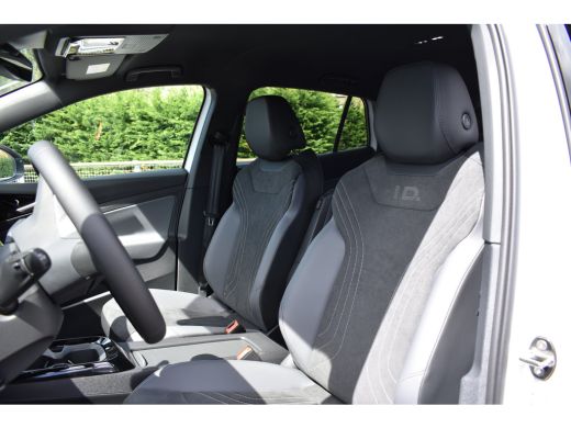 Volkswagen ID.4 Pro Limited Edition 77 kWh 286PK | TREKHAAK | 19 INCH | CAMERA | STOEL + STUURVERW. | LED | ADAPT... ActivLease financial lease