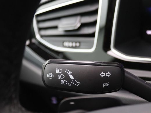 Volkswagen Polo 1.0 TSI R-Line Edition 95PK DSG Pano-Schuifdak, Keyless, Matrix LED-Verlichting, Side Assist, Ada... ActivLease financial lease