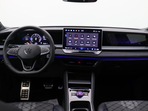 Volkswagen Tayron 1.5 eHybrid R-Line Edition 272PK DSG Pano-Schuifdak, Trekhaak, 360gr. Camera, 20" LM Velgen, Navi... ActivLease financial lease