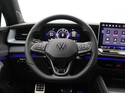 Volkswagen Tayron 1.5 eHybrid R-Line Edition 272PK DSG Pano-Schuifdak, Trekhaak, 360gr. Camera, 20" LM Velgen, Navi... ActivLease financial lease