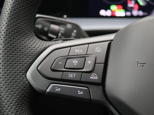 Volkswagen Tayron 1.5 eHybrid R-Line Edition 272PK DSG Pano-Schuifdak, Trekhaak, 360gr. Camera, 20" LM Velgen, Navi... ActivLease financial lease