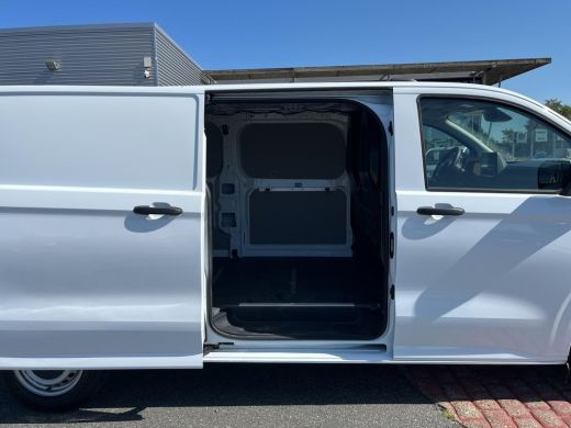 Volkswagen Transporter 2.0 TDI L2H1 30 | 110Pk | Airco | Trekhaakvoorbereiding | Achterdeuren | Navi via App | A-Camera | ActivLease financial lease