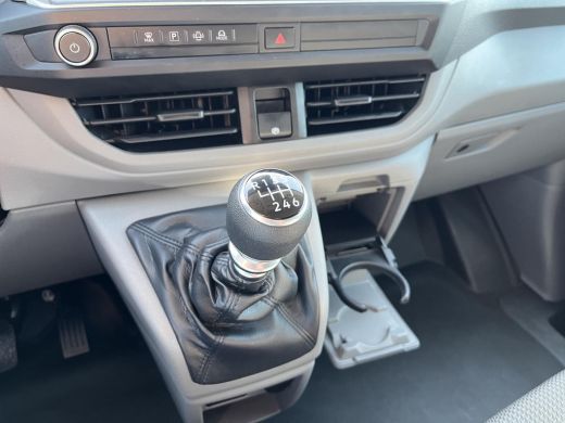 Volkswagen Transporter 2.0 TDI L2H1 30 | 110Pk | Airco | Trekhaakvoorbereiding | Achterdeuren | Navi via App | A-Camera | ActivLease financial lease