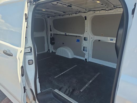 Volkswagen Transporter 2.0 TDI L2H1 30 | Airco | Trekhaakvoorbereiding | Achterdeuren | ActivLease financial lease