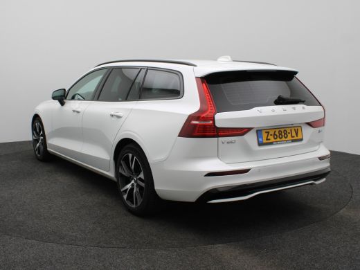Volvo  V60 2.0 B4 Plus Dark | Achteruitrijcamera | Stoelverwarming | Climate Control | Adaptive Cruise Control ActivLease financial lease