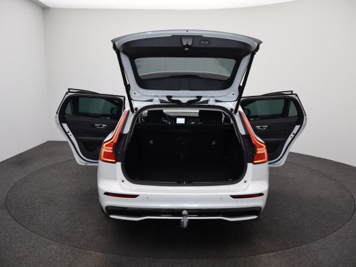 Volvo  V60 2.0 B4 Plus Dark | Achteruitrijcamera | Stoelverwarming | Climate Control | Adaptive Cruise Control ActivLease financial lease