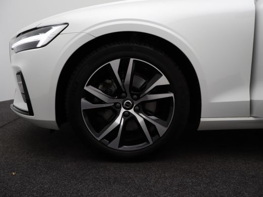 Volvo  V60 2.0 B4 Plus Dark | Achteruitrijcamera | Stoelverwarming | Climate Control | Adaptive Cruise Control ActivLease financial lease