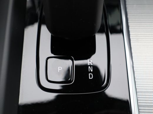 Volvo  V60 2.0 B4 Plus Dark | Achteruitrijcamera | Stoelverwarming | Climate Control | Adaptive Cruise Control ActivLease financial lease