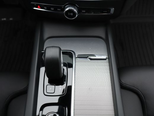 Volvo  V60 2.0 B4 Plus Dark | Achteruitrijcamera | Stoelverwarming | Climate Control | Adaptive Cruise Control ActivLease financial lease