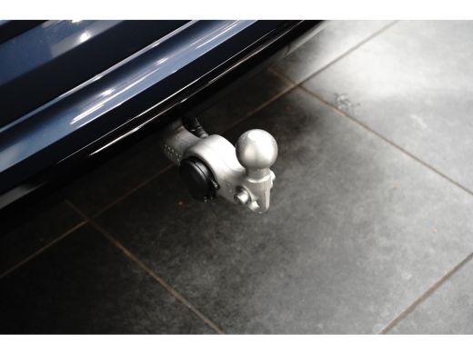 Volvo  XC60 T6 Plus Black Edition Recharge Plug-In Hybrid AWD | HUD | Pano | H&K | Trekhaak | Stoelventilatie... ActivLease financial lease