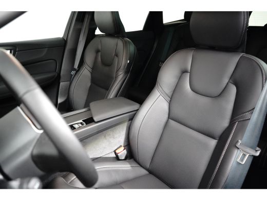 Volvo  XC60 T6 Plus Black Edition Recharge Plug-In Hybrid AWD | HUD | Pano | H&K | Trekhaak | Stoelventilatie... ActivLease financial lease