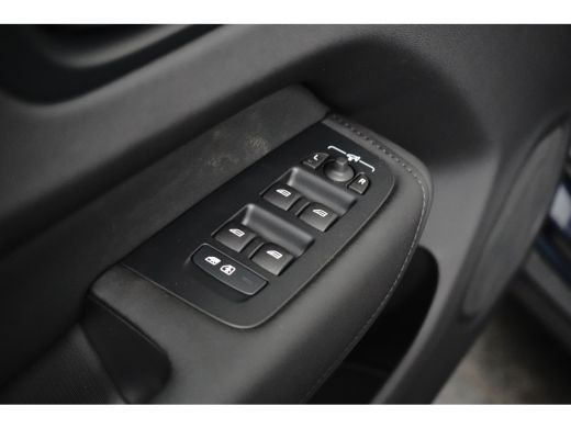 Volvo  XC60 T6 Plus Black Edition Recharge Plug-In Hybrid AWD | HUD | Pano | H&K | Trekhaak | Stoelventilatie... ActivLease financial lease