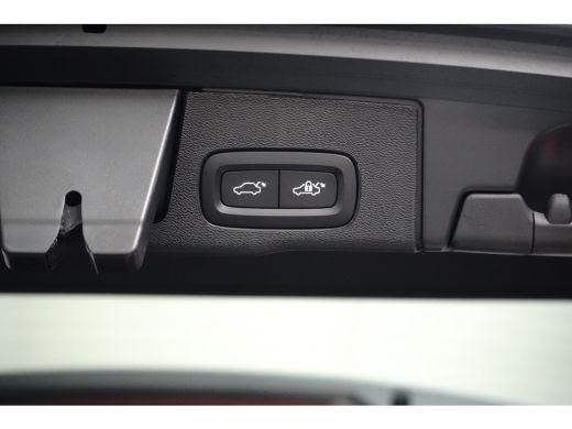 Volvo  XC60 T6 Plus Dark Recharge Plug-In Hybrid AWD | Luchtvering | H&K | HUD | Nappa | Trekhaak | Pano | Ma... ActivLease financial lease