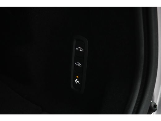 Volvo  XC60 T6 Plus Dark Recharge Plug-In Hybrid AWD | Luchtvering | H&K | HUD | Nappa | Trekhaak | Pano | Ma... ActivLease financial lease