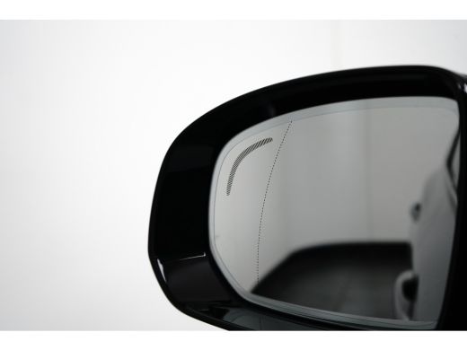 Volvo  XC60 T6 Plus Dark Recharge Plug-In Hybrid AWD | Luchtvering | H&K | HUD | Nappa | Trekhaak | Pano | Ma... ActivLease financial lease