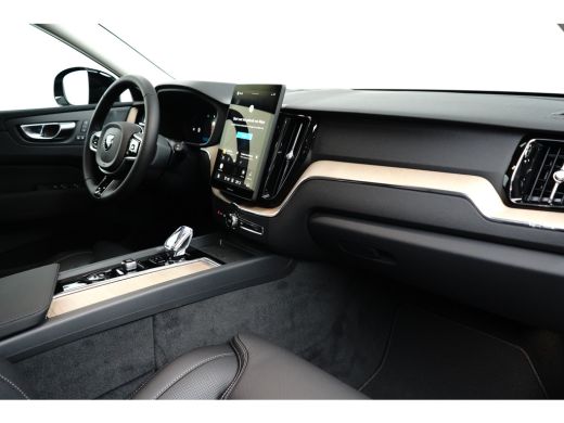Volvo  XC60 T6 Plus Dark Recharge Plug-In Hybrid AWD | Luchtvering | H&K | HUD | Nappa | Trekhaak | Pano | Ma... ActivLease financial lease
