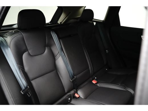 Volvo  XC60 T6 Plus Dark Recharge Plug-In Hybrid AWD | Luchtvering | H&K | HUD | Nappa | Trekhaak | Pano | Ma... ActivLease financial lease