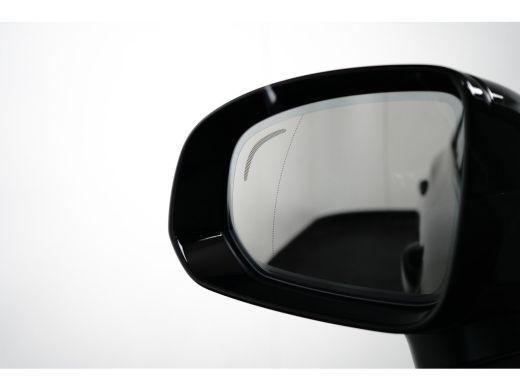 Volvo  XC60 T6 Plus Black Edition Recharge Plug-In Hybrid AWD | H&K | HUD | Pano | Trekhaak | Nappa leder | S... ActivLease financial lease
