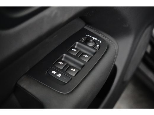 Volvo  XC60 T6 Plus Black Edition Recharge Plug-In Hybrid AWD | H&K | HUD | Pano | Trekhaak | Nappa leder | S... ActivLease financial lease