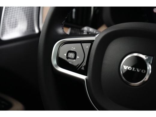Volvo  XC60 T6 Ultra Dark Recharge Plug-In Hybrid AWD | Bowers & Wilkins | Luchtvering | HUD | Trekhaak | 360... ActivLease financial lease