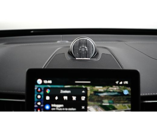 Volvo  XC60 T6 Ultra Dark Recharge Plug-In Hybrid AWD | Bowers & Wilkins | Luchtvering | HUD | Trekhaak | 360... ActivLease financial lease