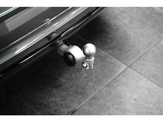 Volvo  XC60 T6 Ultra Dark Recharge Plug-In Hybrid AWD | Bowers & Wilkins | Luchtvering | HUD | Trekhaak | 360... ActivLease financial lease