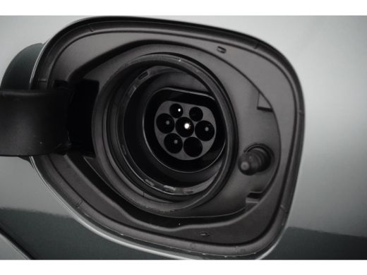 Volvo  XC60 T6 Ultra Dark Recharge Plug-In Hybrid AWD | Bowers & Wilkins | Luchtvering | HUD | Trekhaak | 360... ActivLease financial lease