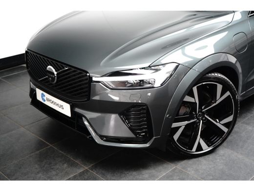 Volvo  XC60 T6 Ultra Dark Recharge Plug-In Hybrid AWD | Bowers & Wilkins | Luchtvering | HUD | Trekhaak | 360... ActivLease financial lease