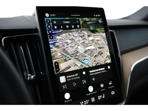 Volvo  XC60 T6 Ultra Dark Recharge Plug-In Hybrid AWD | Bowers & Wilkins | Luchtvering | HUD | Trekhaak | 360... ActivLease financial lease