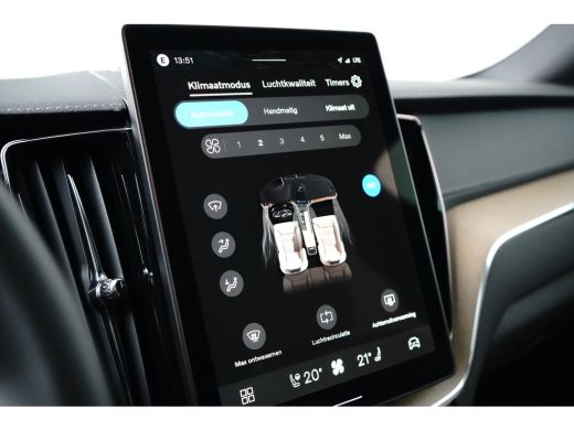 Volvo  XC60 T6 Ultra Dark Recharge Plug-In Hybrid AWD | Bowers & Wilkins | Luchtvering | HUD | Trekhaak | 360... ActivLease financial lease