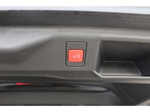 Peugeot 5008 1.2 Hybrid 145 GT | 2 stoelen op derde rij | Achterbank in delen neerklapbaar | Achterbank verste... ActivLease financial lease