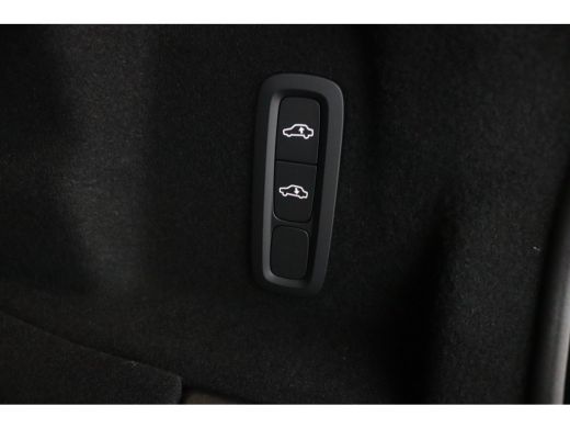 Volvo  XC60 T8 Plug-in hybrid AWD Ultra Black Edition Exec | Bowers&Wilkins | Luchtvering | Snel Rijden | Mas... ActivLease financial lease
