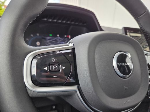 Volvo  XC90 T8 Ultra Dark Vapour Grey | Head-Up | Panorama | 7-Persoons ActivLease financial lease