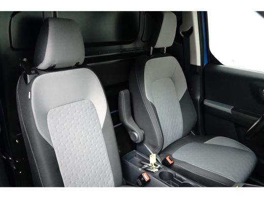 Ford E-Transit Courier BEV Limited 44 kWh | Direct Rijden! | Stoelverwarming | Camera ActivLease financial lease
