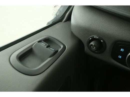 Ford Transit 2.0 TDCI L2H2 | Airco | Cruise | 3 Zits | Carplay | Camera | Parkeersens. ActivLease financial lease