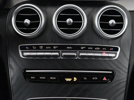 Mercedes-Benz C-Klasse 160 AMG Limited | Stoelverwarming | Leder/Alcant. | Trekhaak | Camera | Park Assist | Navigatie |... ActivLease financial lease