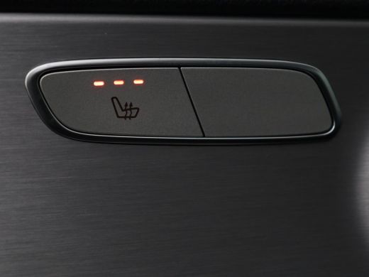 Mercedes-Benz C-Klasse 160 AMG Limited | Stoelverwarming | Leder/Alcant. | Trekhaak | Camera | Park Assist | Navigatie |... ActivLease financial lease