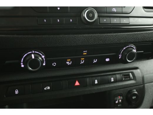 Peugeot Expert BlueHDI L3H1 | Airco | Cruise | 3 Zits | Trekhaak | Parkeersens. ActivLease financial lease