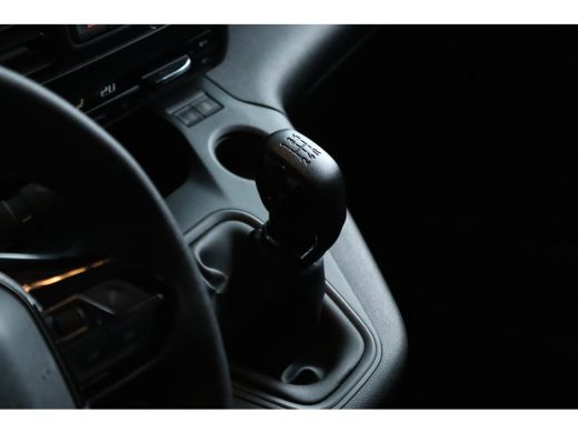 Peugeot Partner 1.5 BlueHDI Asphalt | Parkeercamera | Carplay | Stoelverwarming | Navi | Trekhaak ActivLease financial lease