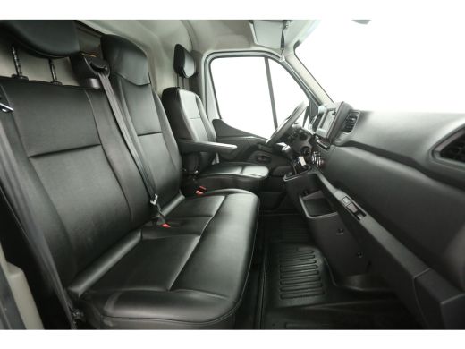 Renault Master 2.3 dCi L1H2 | Airco | Cruise | Camera | Carplay | 3 Zits | Trekhaak ActivLease financial lease